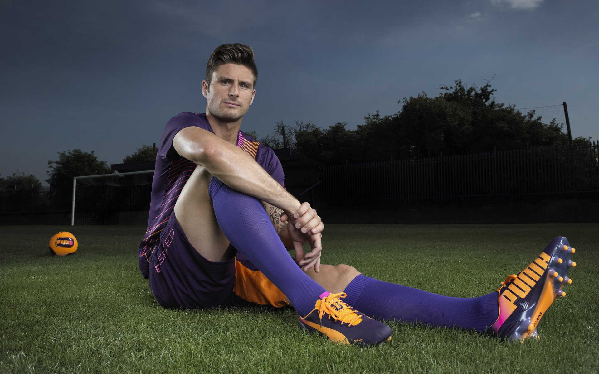 英格兰锋霸三场四球,状态爆棚,英格兰锋线身价