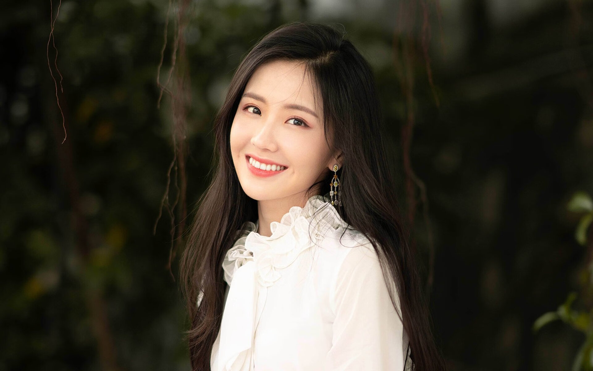 恩多耶-布鲁阿尔展现顶尖耐力与速度,恩多尔盖布神