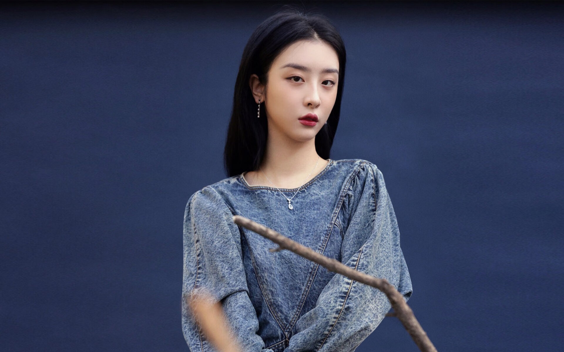 李娜直播带货推广青少年体育装备,李娜形体直播