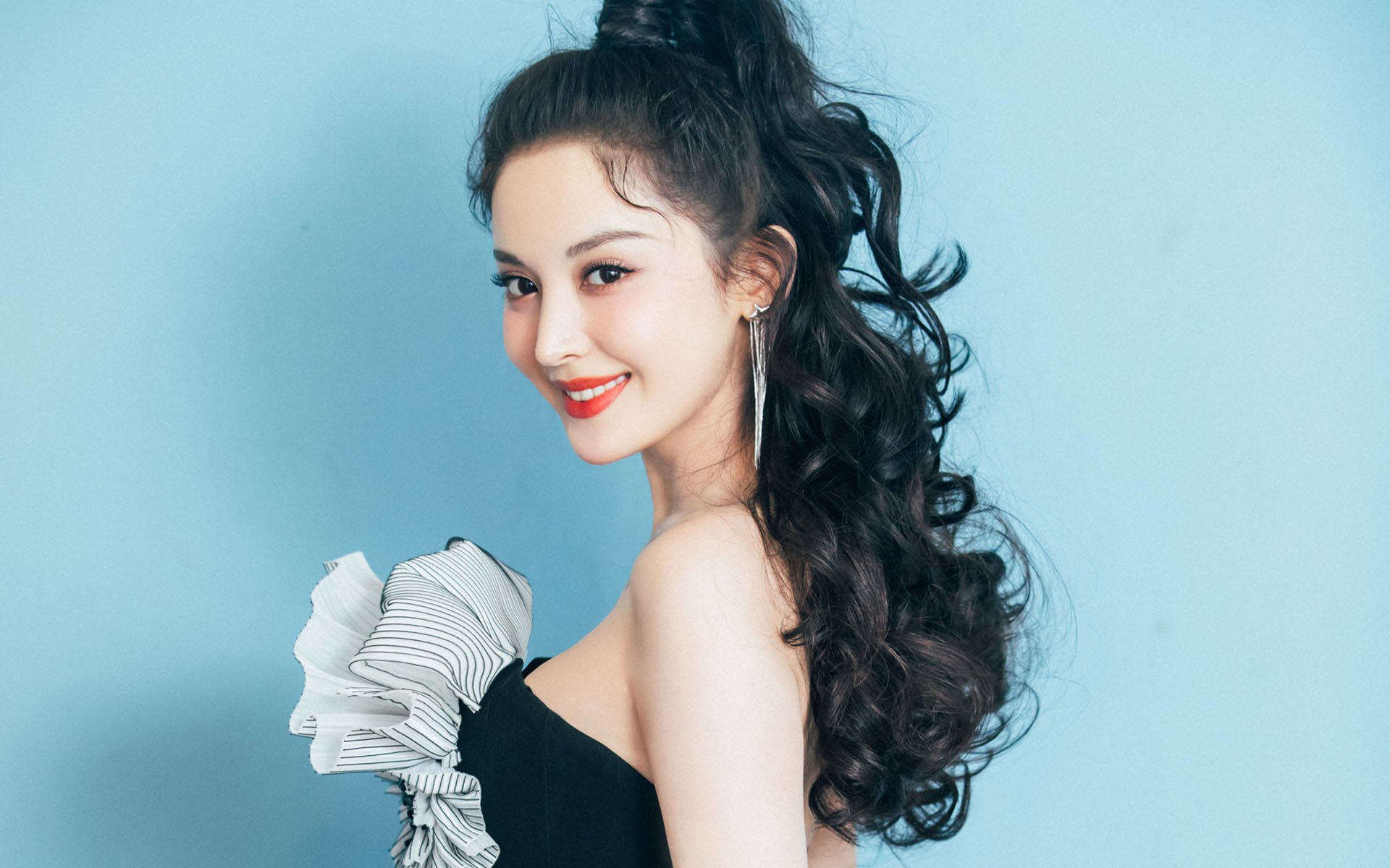 开云官网APP下载-法甲新锐崭露锋芒：未来之星闪耀绿茵！，足坛未来之星