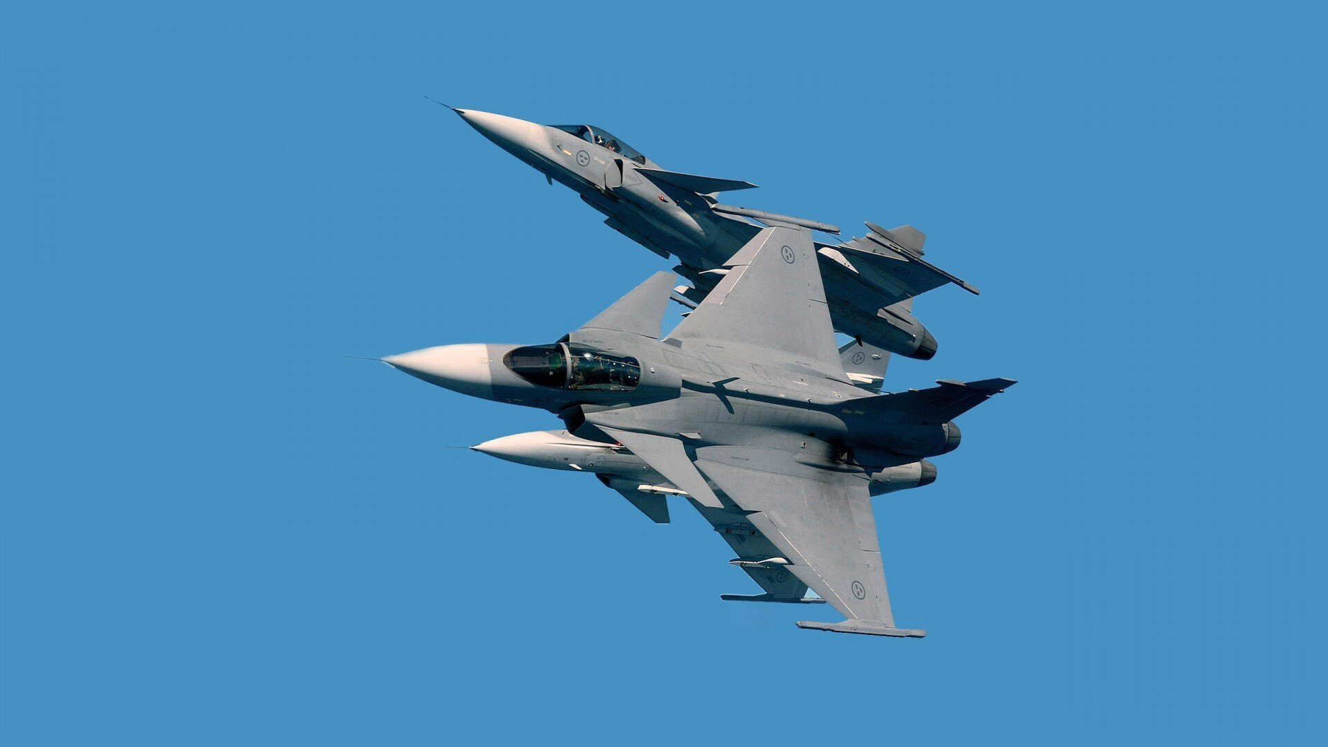 蝶泳赛场波兰选手力量爆发,蝶泳的波浪如何形成